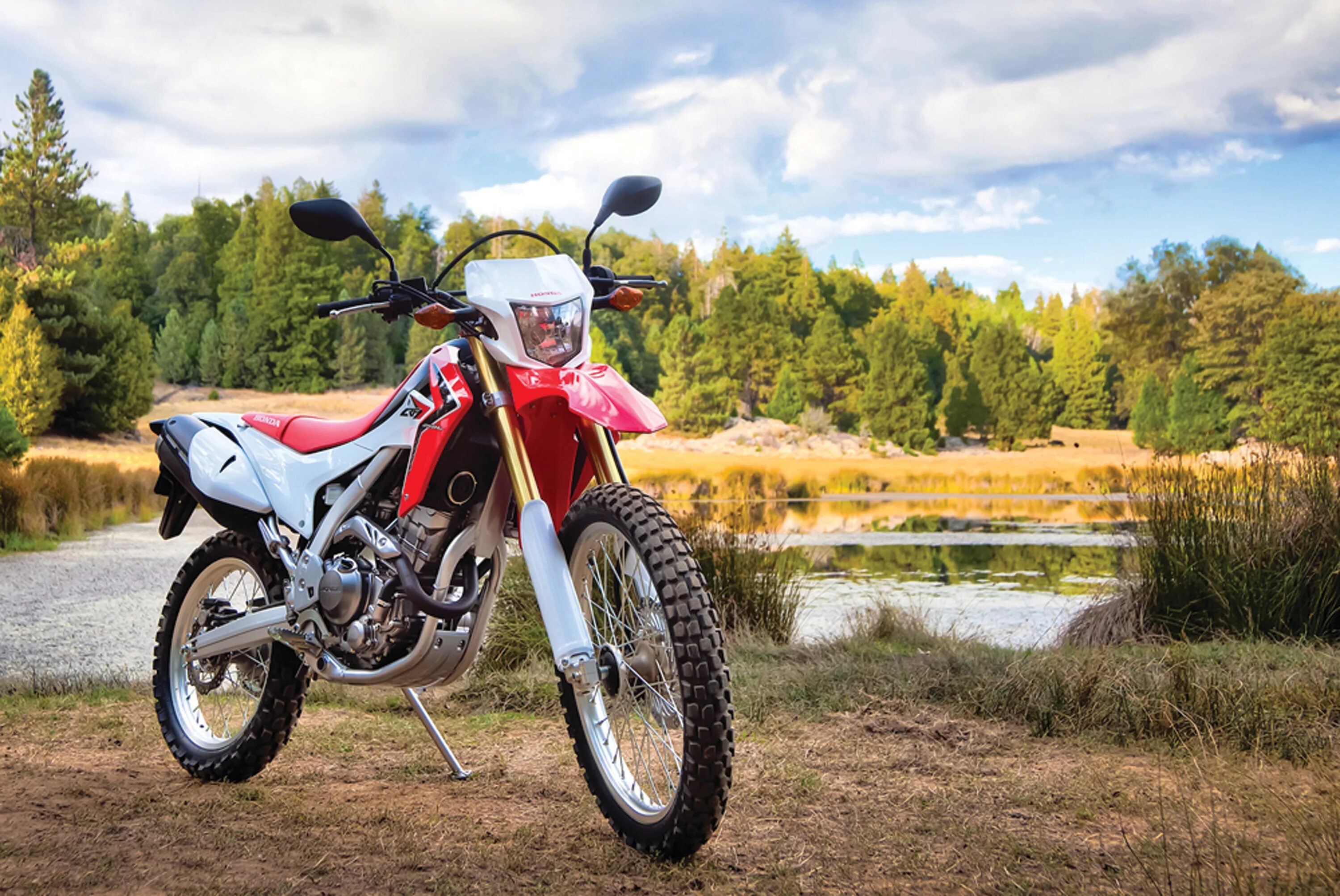 Мотоцикл эндурик. Honda crf250l. Мотоцикл Honda crf250l. Хонда ЦРФ 250 эндуро. Мотоцикл Хонда CRF 250.