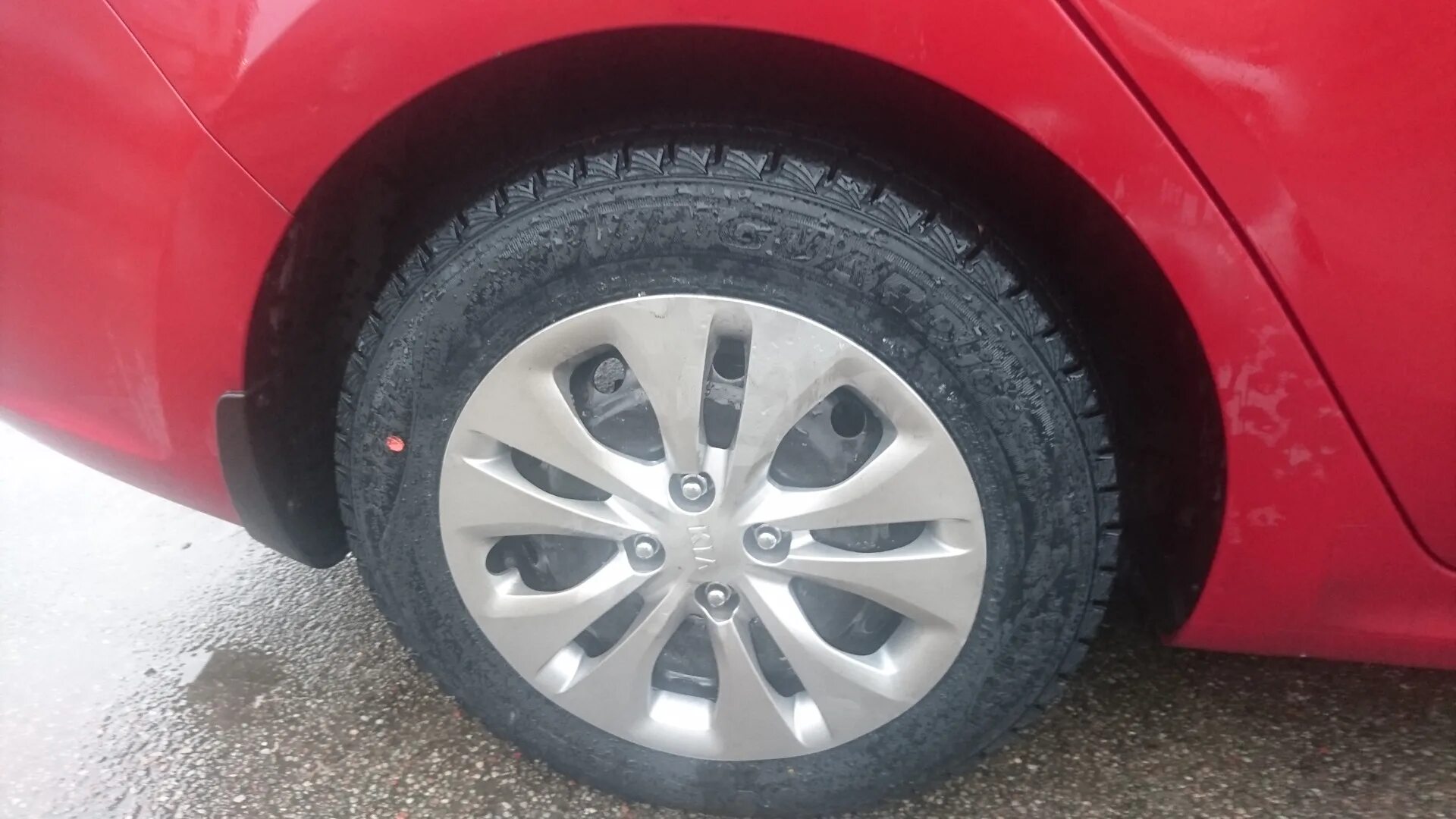 Резина 185/60 r15 на Киа Рио. 185/65/15 Kia Rio. Kia Rio 2 на резине 185 60 15. Киа Рио 195/65 r15. Шины на киа рио 3