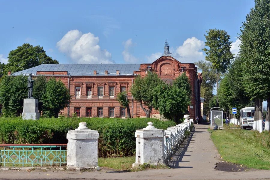 Малые города ивановской области. Город Шуя Ивановской области. Город Шуя музей. Архитектура города Шуя. Шуя башня.