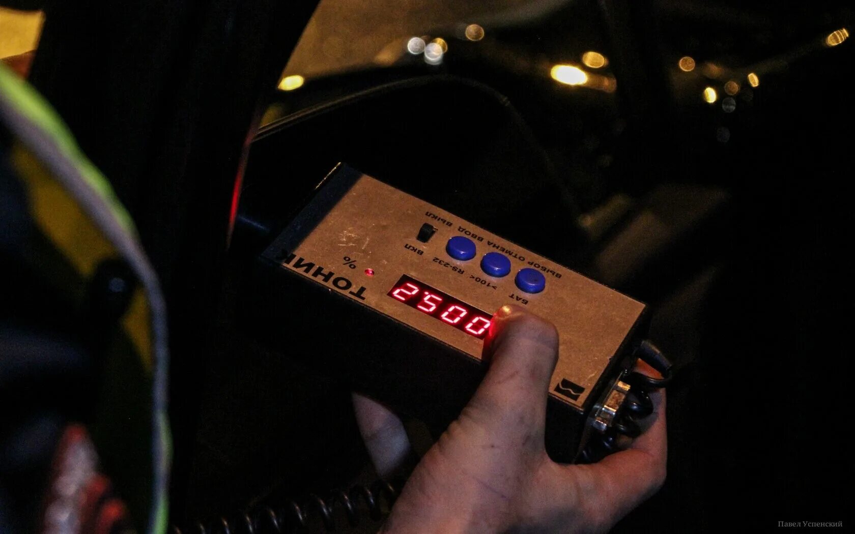 Замер тонировки по госту. Замер тонировки норма. Ваз 2110 замер тонировки. Замер светопропускаемости стекол. Тонировка гибдд.