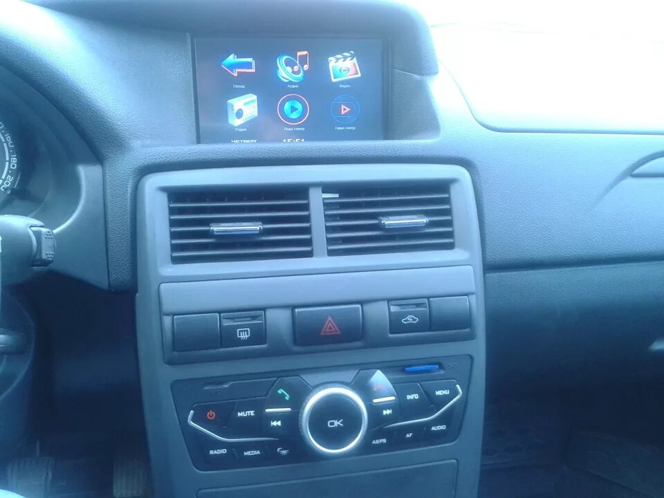 Кнопки салона приора 2 люкс. Штатная ммс приора 2. Ммс приоры. Штатная mmc priora. Магнитола ммс приора 2.