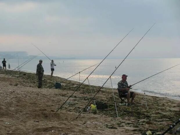 Изумрудное озеро Джанкой рыбалка. Рыболовство в Крыму. Рыбалка в Крыму. Межводное Крым рыбалка.