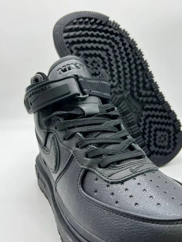 Adidas nite jogger white.