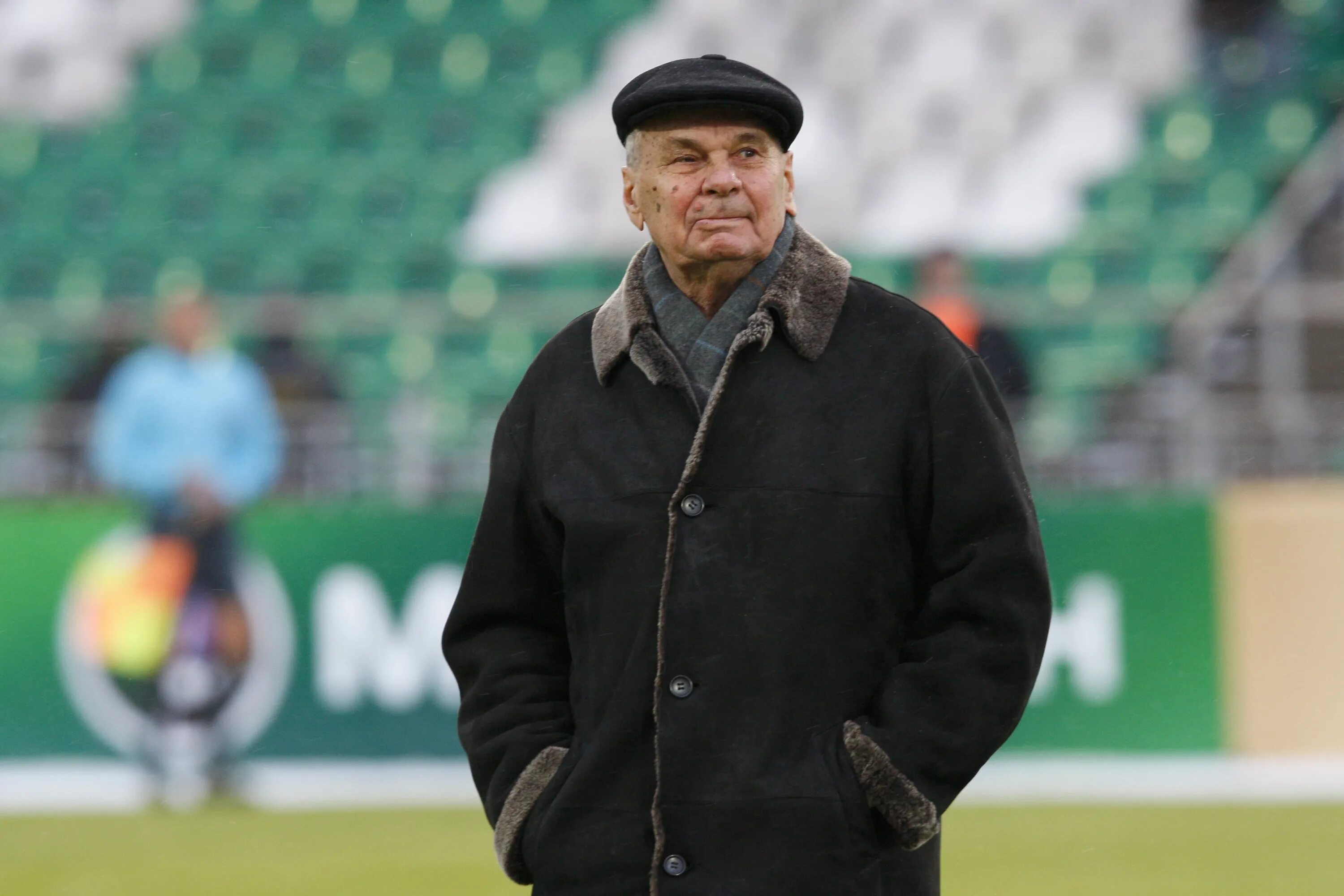 Тренер торпедо москва. Ванюшкин футболист торпедо. Стрельцов торпедо москва. Популярные футболисты. Клотет тренер торпедо.