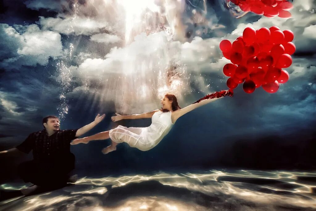 Фантазия поцелуя. Любовь в воздухе и на воде. Пара в джунглях. Две стихии. Сердце в природе.