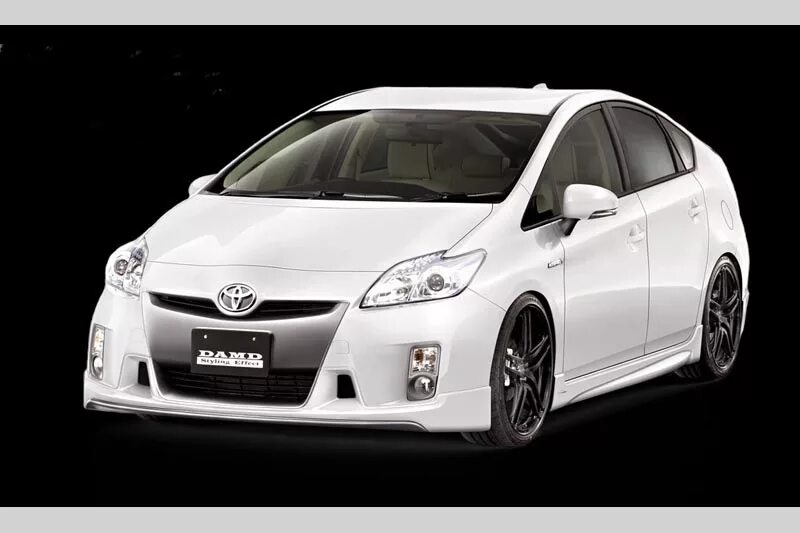 Куплю приус 30 владивосток. Обвес Toyota Prius 30. Toyota Prius zvw30. Prius xw30 Tuning. Prius zvw30 Tuning.