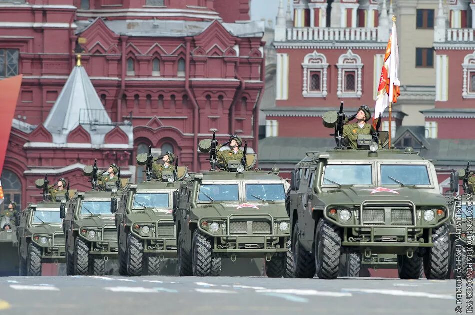 Парад Победы 2011 в Москве. Парад на красной площади 9 мая 2011 года. Парад 9 мая. Парад военной техники в Москве.