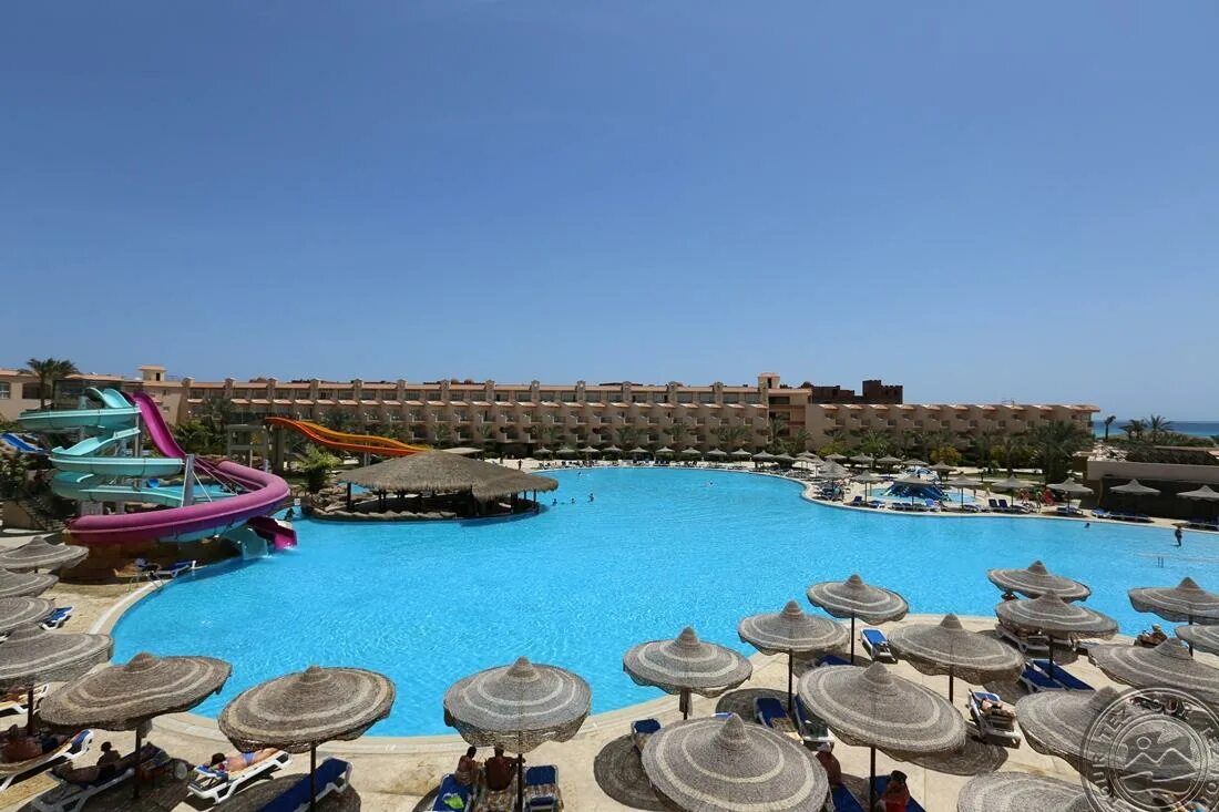 Тур пирамиса сахл хашиш хургада дзен. Пирамиса Бич Хургада. Pyramisa Beach Resort Sahl Hasheesh 5 Египет Хургада. Дессоле Пирамиса Хургада Резорт 5. Египет дессоле Пирамиса Саль Хашиш.