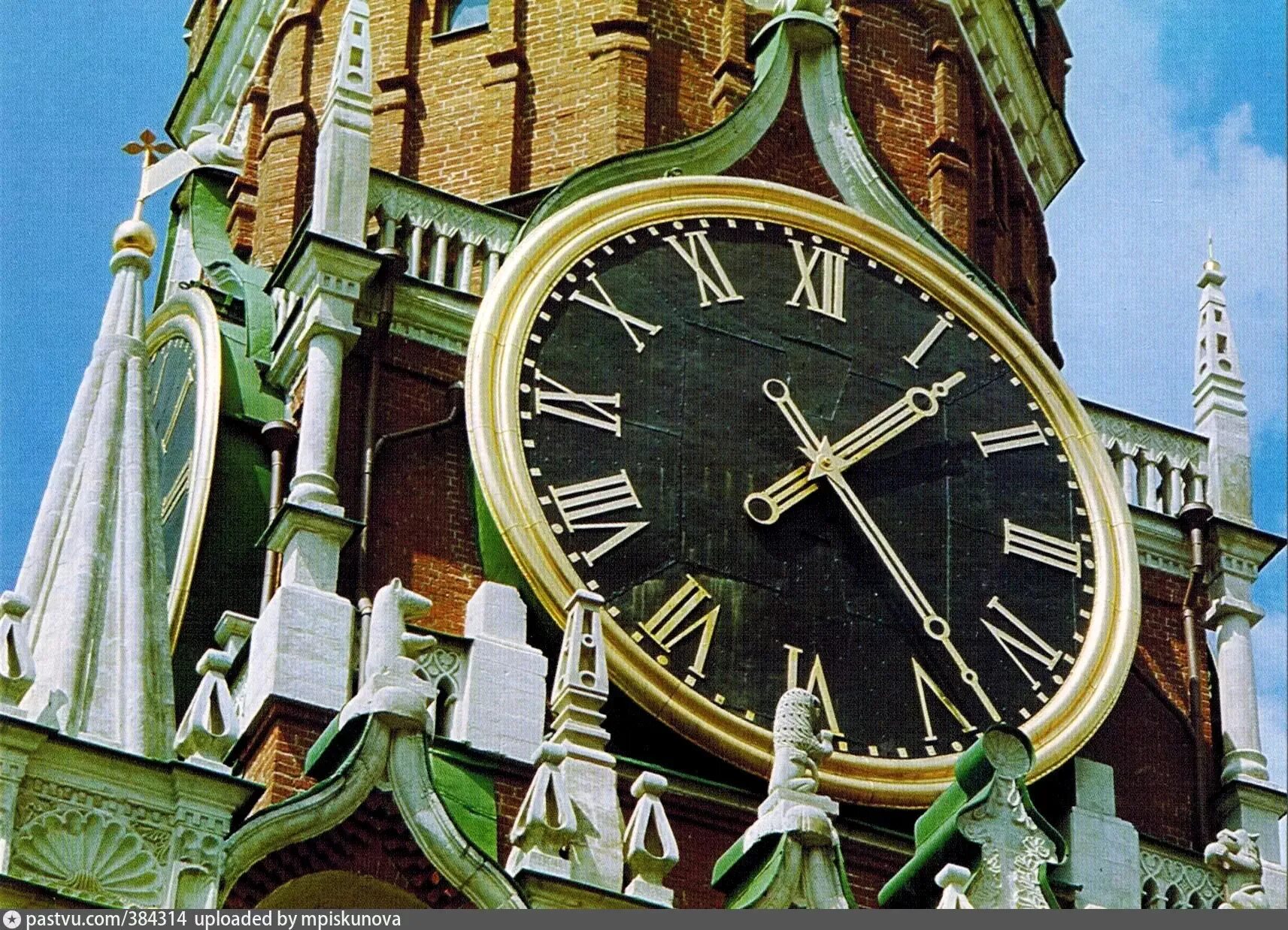 На какой башне установлены часы. Часы спасская башня московского кремля. часы спасской башни московского кремля. куранты на спасской башне московского кремля. часы-куранты на спасской башне московского кремля.