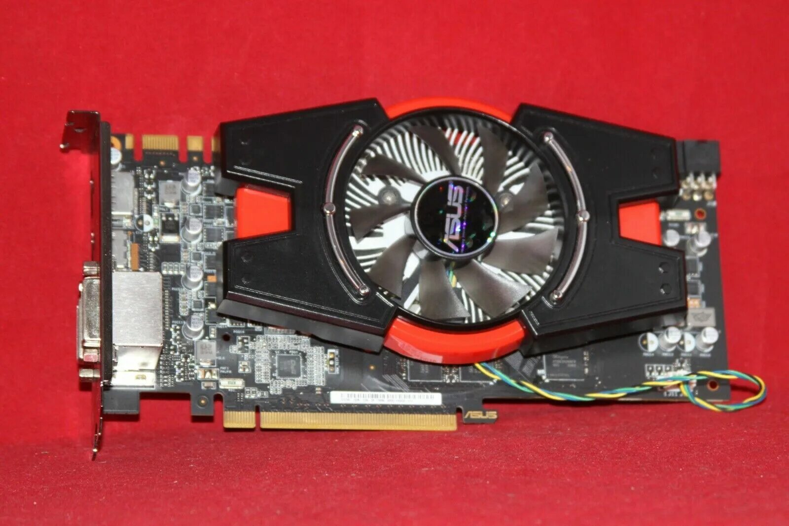 ASUS GTX 760 3gb. ASUS NVIDIA GTX 760 3gb. GTX 760 ASUS gddr5. GTX 760 2gb ASUS DIRECTCU II.