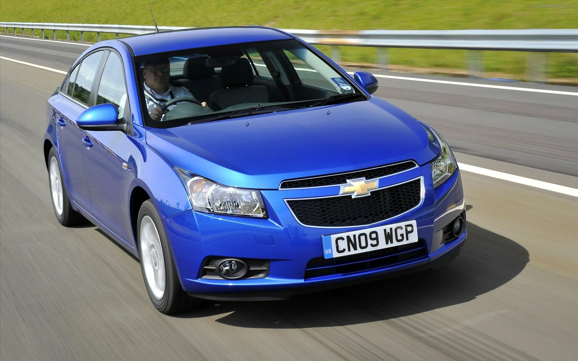 Chevrolet Cruze 2009. Chevrolet Cruze седан 2009. Chevrolet Cruze j300. Chevrolet Cruze 2009-2012.