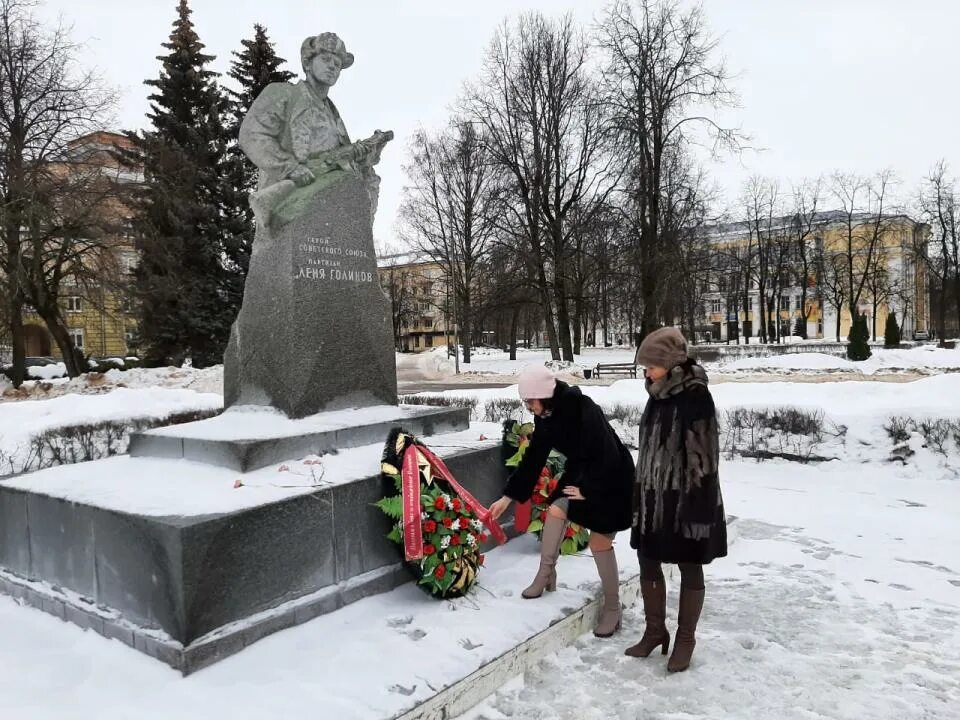 Ростехнадзор великий новгород. Венков великий новгород. Венков великий новгород. Возложение венков великий новгород. Годовщина освобождения новгорода 2017.