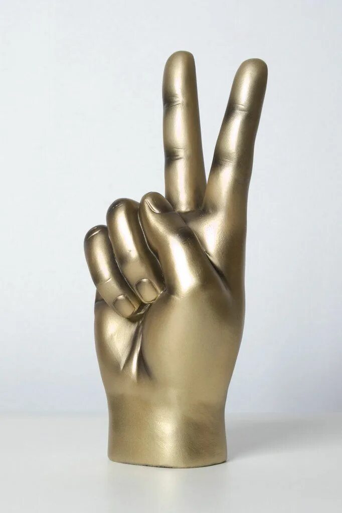 Metal hand. Малый Peace латунь.. Sculpture hand.