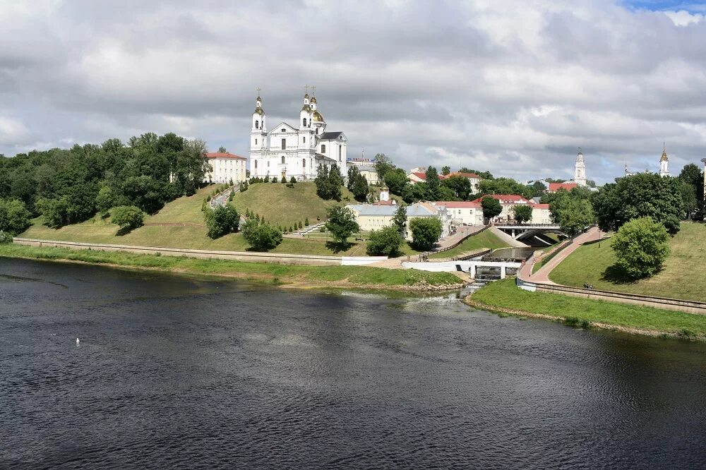 Река двина город. Витебск Двина. Северная Двина река Витебск. Западная Двина храм.