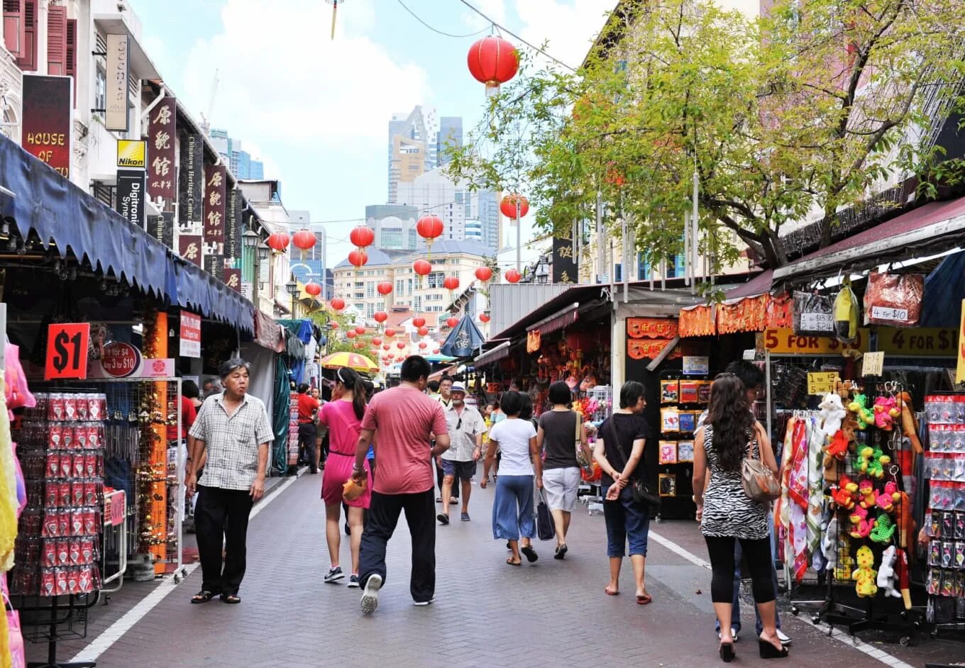 Рынок Chinatown Сингапур. Сингапур люди на улице. Сингапур улицы. Сингапур люди наулитца.