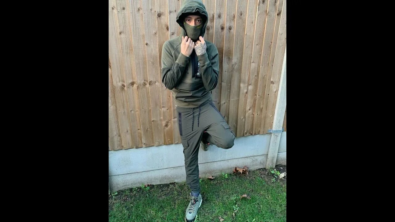 Central cee кроссовки. Central cee дрилл. Nike tech fleece central cee. Central cee кроссовки. Central cee in nike tech fleece.