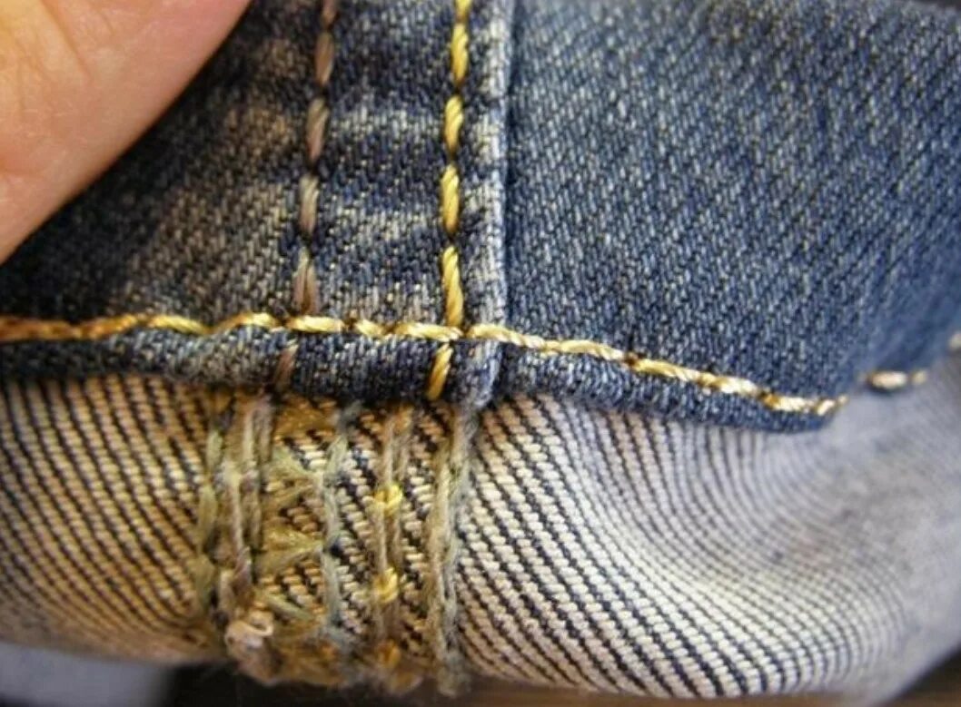 незаметный шов на джинсах. запошивочный шов на джинсах. лапка для подшивки джинсов. джинсовая строчка. красивый шов на джинсах.