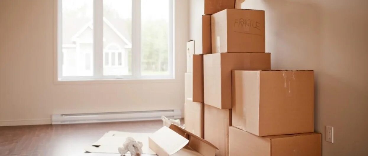 Время переезда. Переезжают в квартиру. We are moving. Переехать в новый дом. Новая квартира.