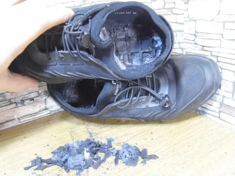 Пустотелая подошва. Подошва обуви с решеткой внутри. Чем заполнить пустоты в подошве. Заплатка для подошву. Подошва с решеткой.