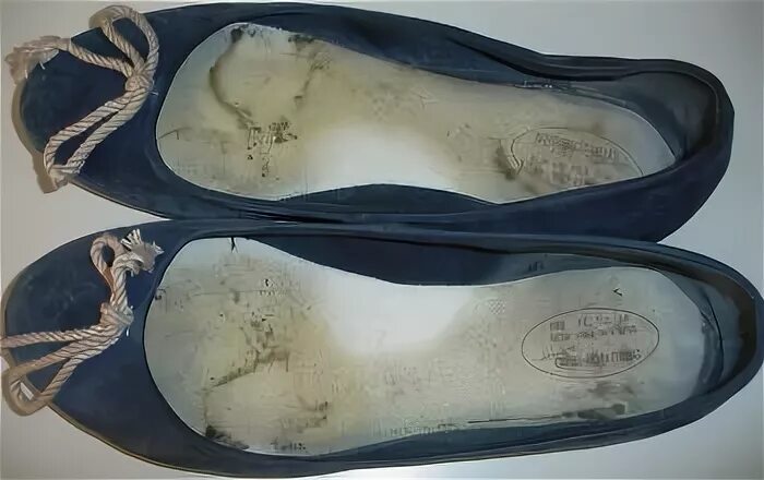 Колготки worn. Баленсиага кроссовки бомжа. Worn на русском. Worn out sneakers. Worn на русском.