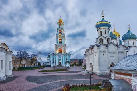 Где находится ансамбль троице сергиевой лавры