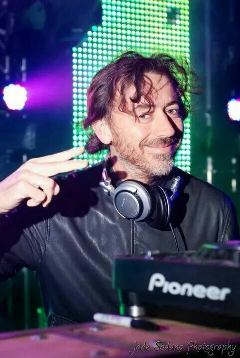 Бенни бенасси 2022. Бенни бенасси концерт 2018. Бенни бенасси 2023. Бенни бенасси 2023. Брат бенни бенасси.