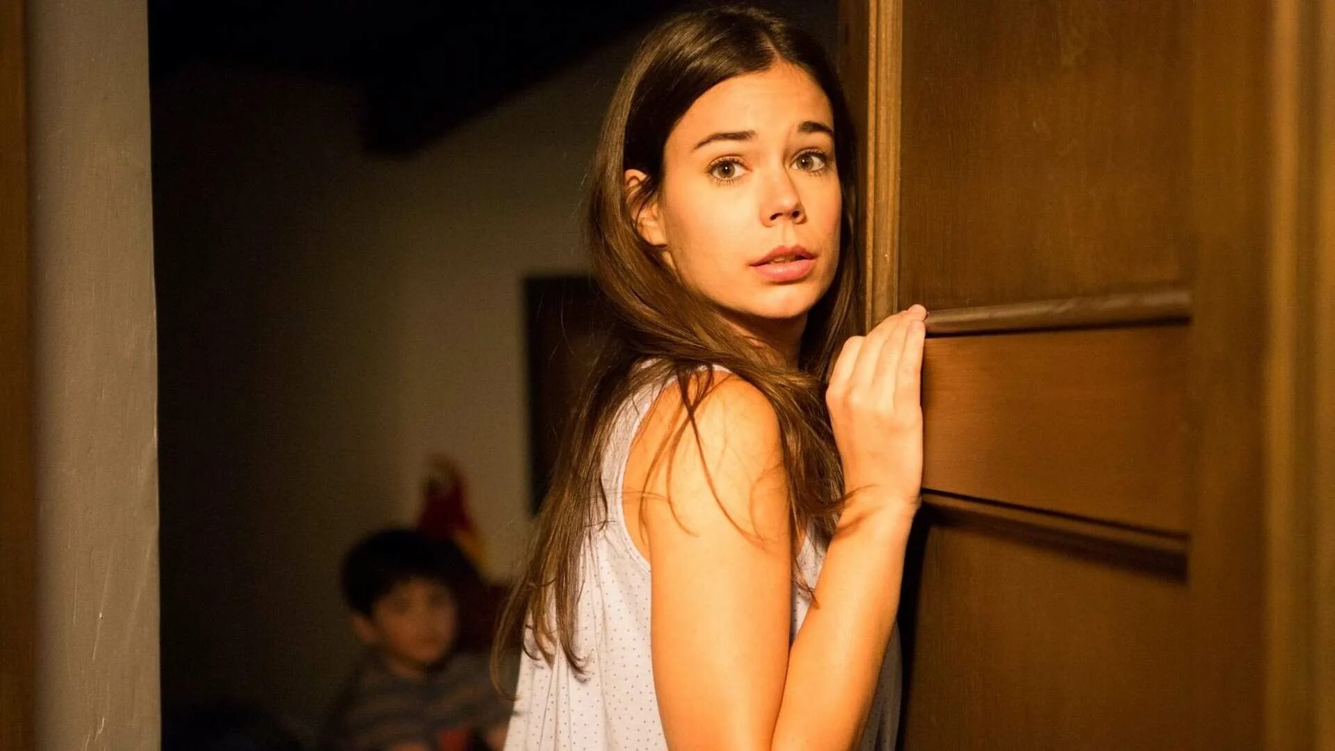 Девушка сама просит. Девушка делает предложение парню. Мужчина делает предложение девушк. Предложение мужчине руки и сердца. Ажитированная депрессия.