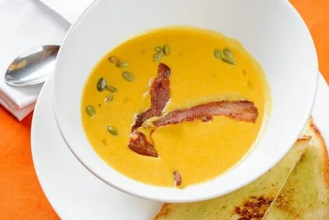 Тыквенный суп пюре с беконом и сливками