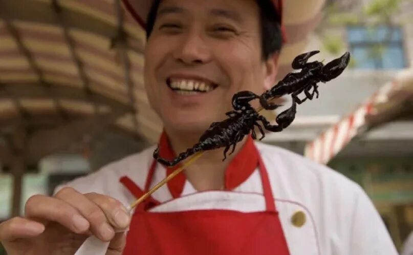 Где едят людей страна. Скорпионы в Тайланде. Жареные Скорпионы. Жареные насекомые.