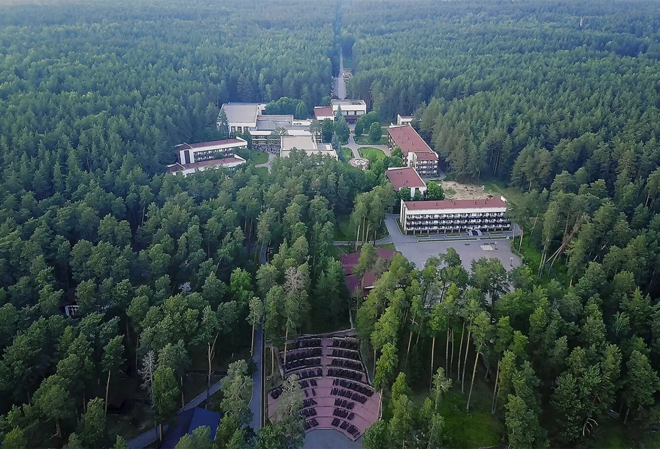 Яхонты заповедник Таруса. Яхонты Таруса парк отель. Государственный комплекс Таруса Калужская область. Таруса резиденция.