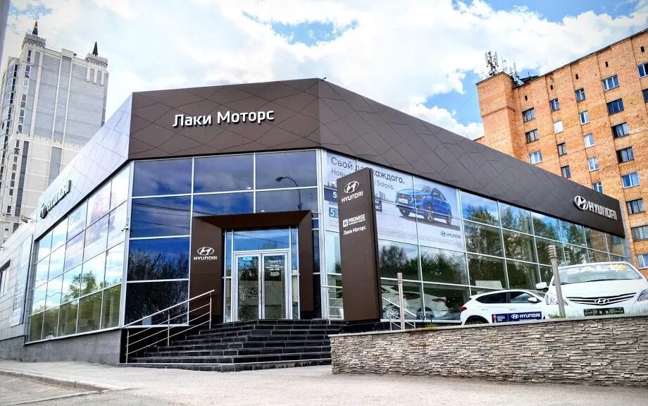Лаки моторс. Лаки моторс отзывы. Селькоровская автосалон рено. Geely lucky motors. Автосалоны екатеринбурга.