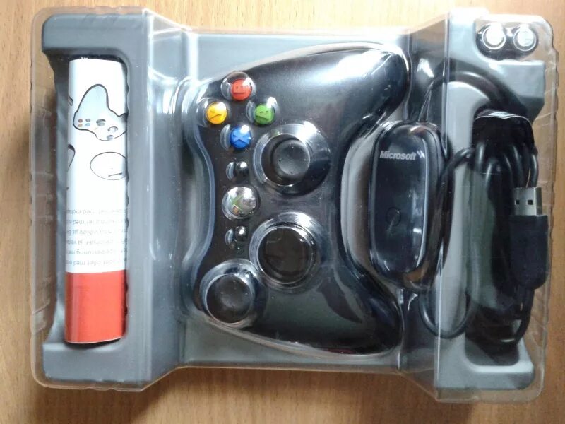 Как подключить геймпад 360 к ресиверу. Геймпад xbox 360 с ресивером. ресивер для джойстика хбокс 360. джойстик для хбокс 360 дураселл. батарейки для джойстика xbox 360.