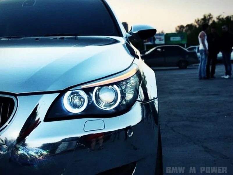 БМВ м5 е60. BMW e60 Eyes. BMW e60 Angel Eyes. M5 e60 ангельские глазки.