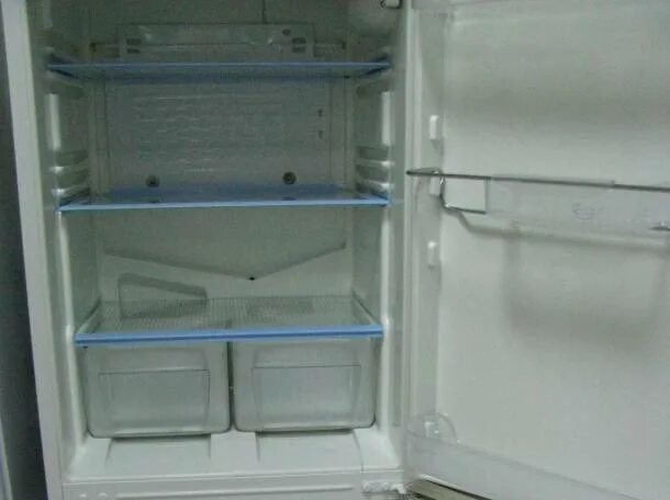 Ремонт холодильников indesit на дому. Сервис индезит холодильник. Холодильник индезит nbha 20 nx. Сервис индезит холодильник. Indesit ds 4180 w.