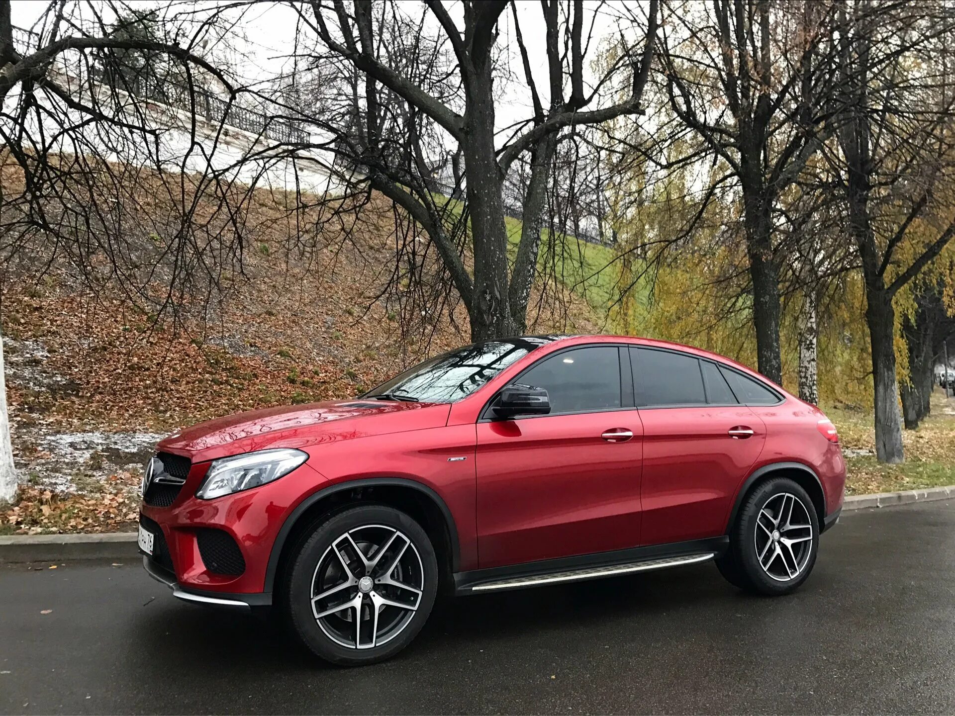 Купить gle купе мерседес. Мерседес GLE Coupe 2020 красный. Мерседес AMG GLE 63 красный. Мерседес кроссовер 2020 GLE Coupe. Mercedes Benz GLA 43 AMG Coupe.