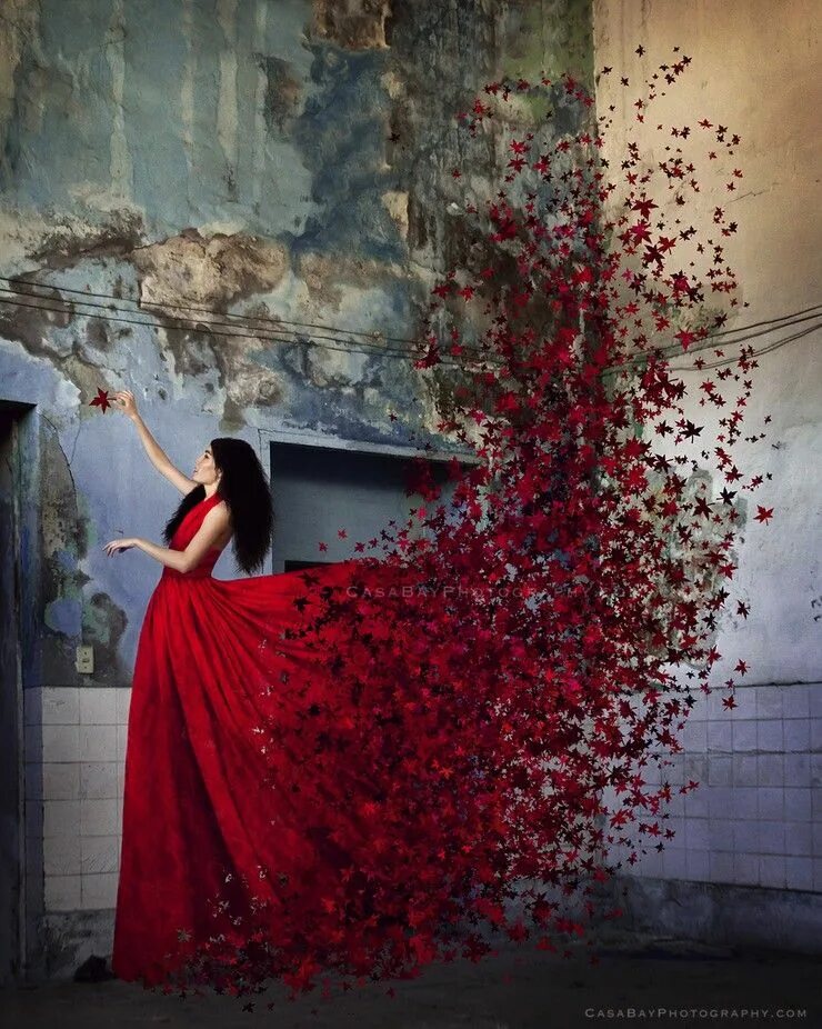 Сюрреалистическое платье. Вдохновение для фотосессии. Девушка сюрреализм красный. Женщина Вдохновение.