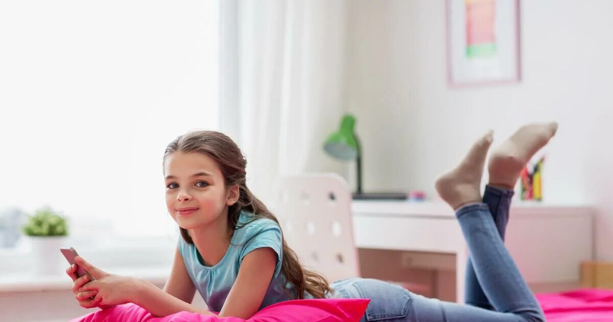 Little girls текст. Tweens lying on a Bed. Lying teenagers on the. Girl lying barefoot on the Bed. Tween lying on Bed.