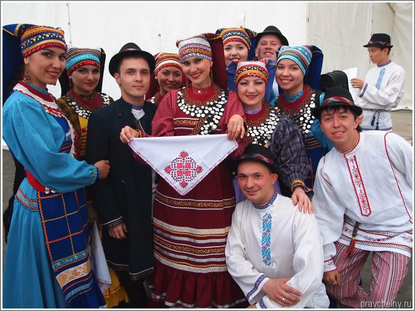 Одежда крещенных татар. Татары крещены. Кряшены татарстана головные уборы. Кряшены татары удмурты. Татары кряшены костюм.