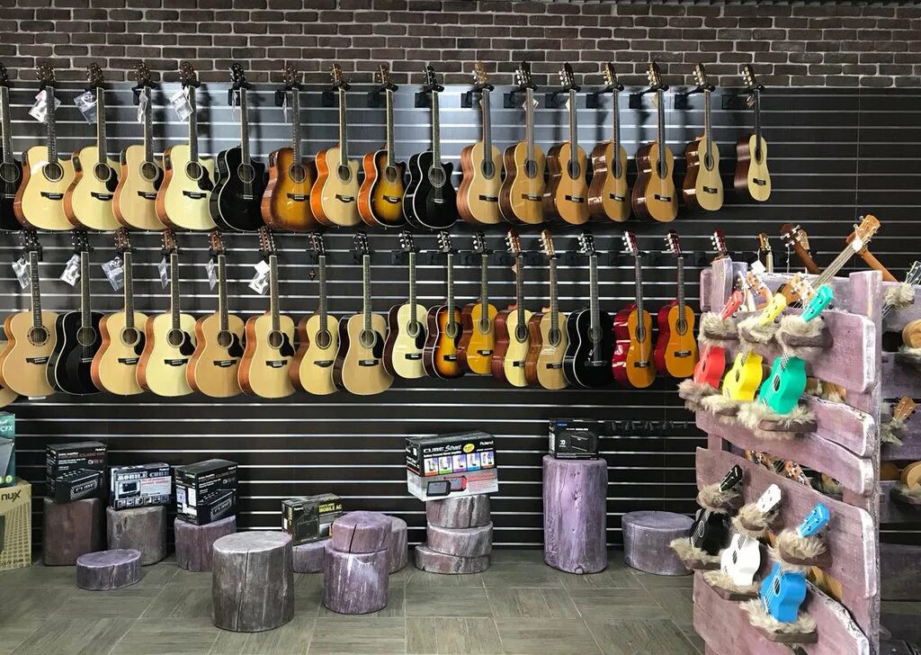 динатон магазин музыкальных инструментов. гитарный магазин в москве. динатон магазин музыкальных инструментов. динатон музыкальный магазин в москве. музблок магазин музыкальных инструментов.