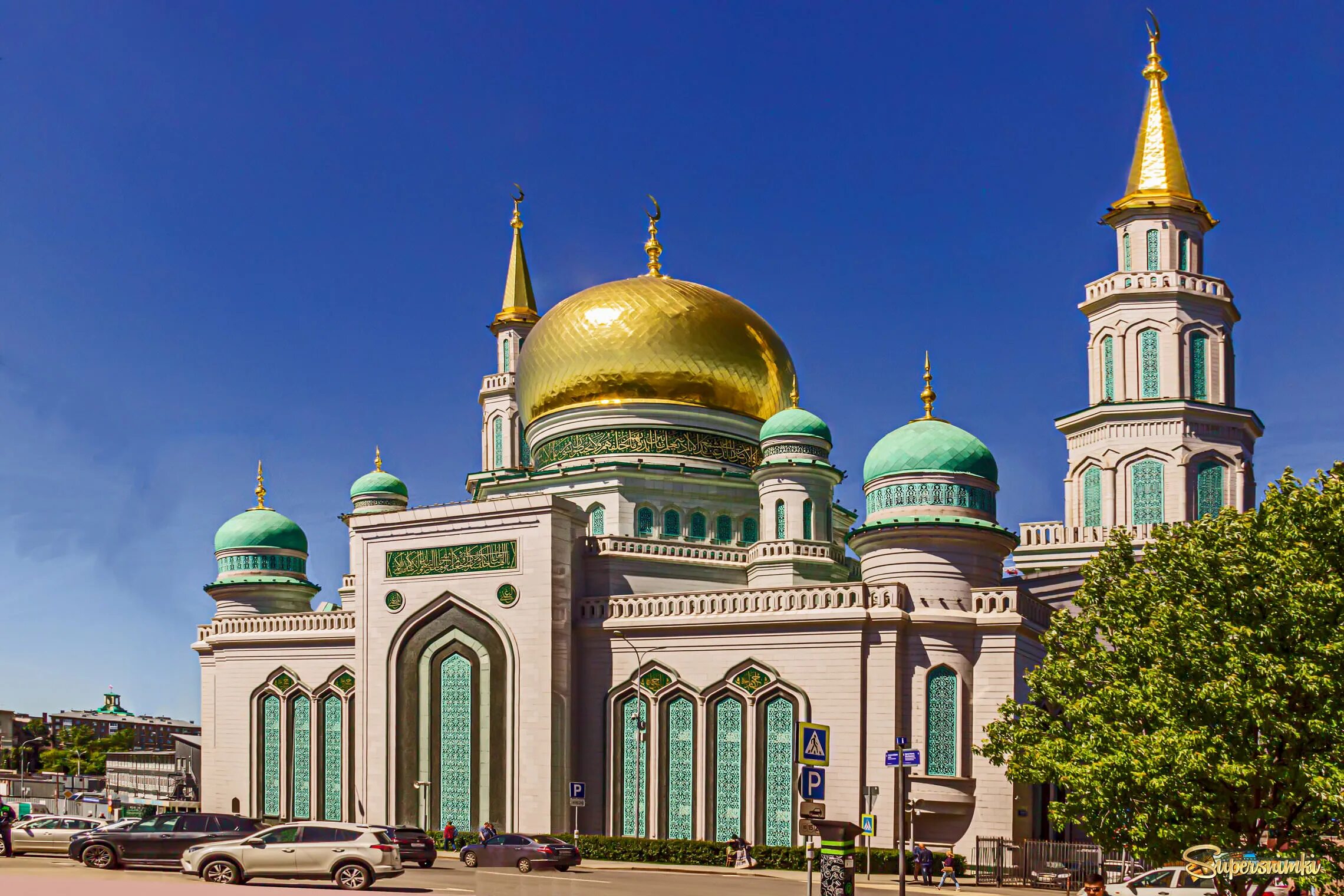 Соборная мечеть 10 апреля. Старая московская соборная мечеть. главная мечеть в москве. мусульманский храм в москве.