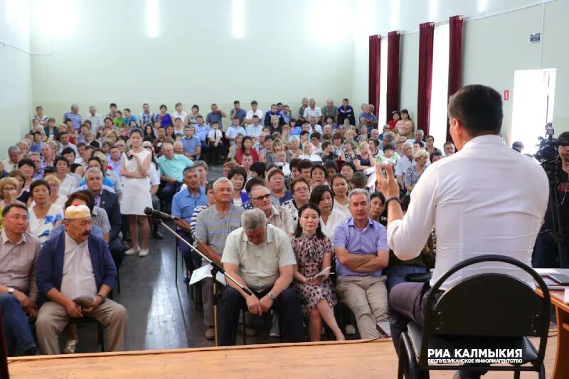 Калмыкия сарпинский садовое. Садовский дом культуры сарпинского района. кануково калмыкия сарпинский район. сарпинская црб калмыкия. садовский дом культуры калмыкия.