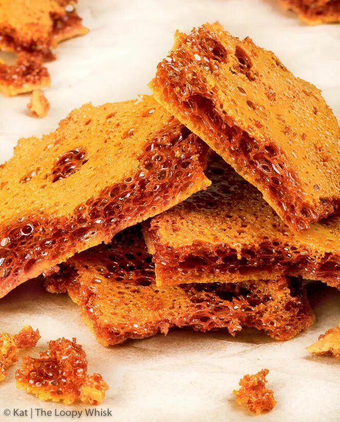 Сотовый мед. Сахары соты. Honeycomb candy. Honeycomb toffee. Сладкие соты печеньки.