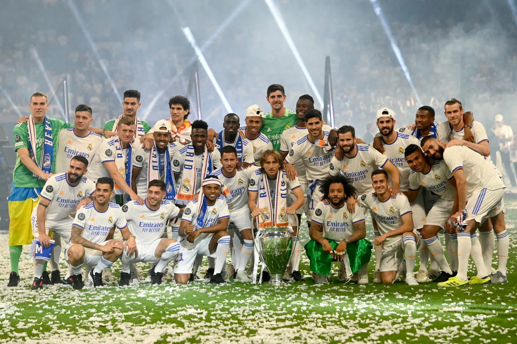 Real madrid champions. Реал Мадрид лига чемпионов 2022 финал. Реал Мадрид чемпион 2022. ЛЧ 2021-2022 Реал Мадрид. Реал Мадрид ЛЧ 2022.