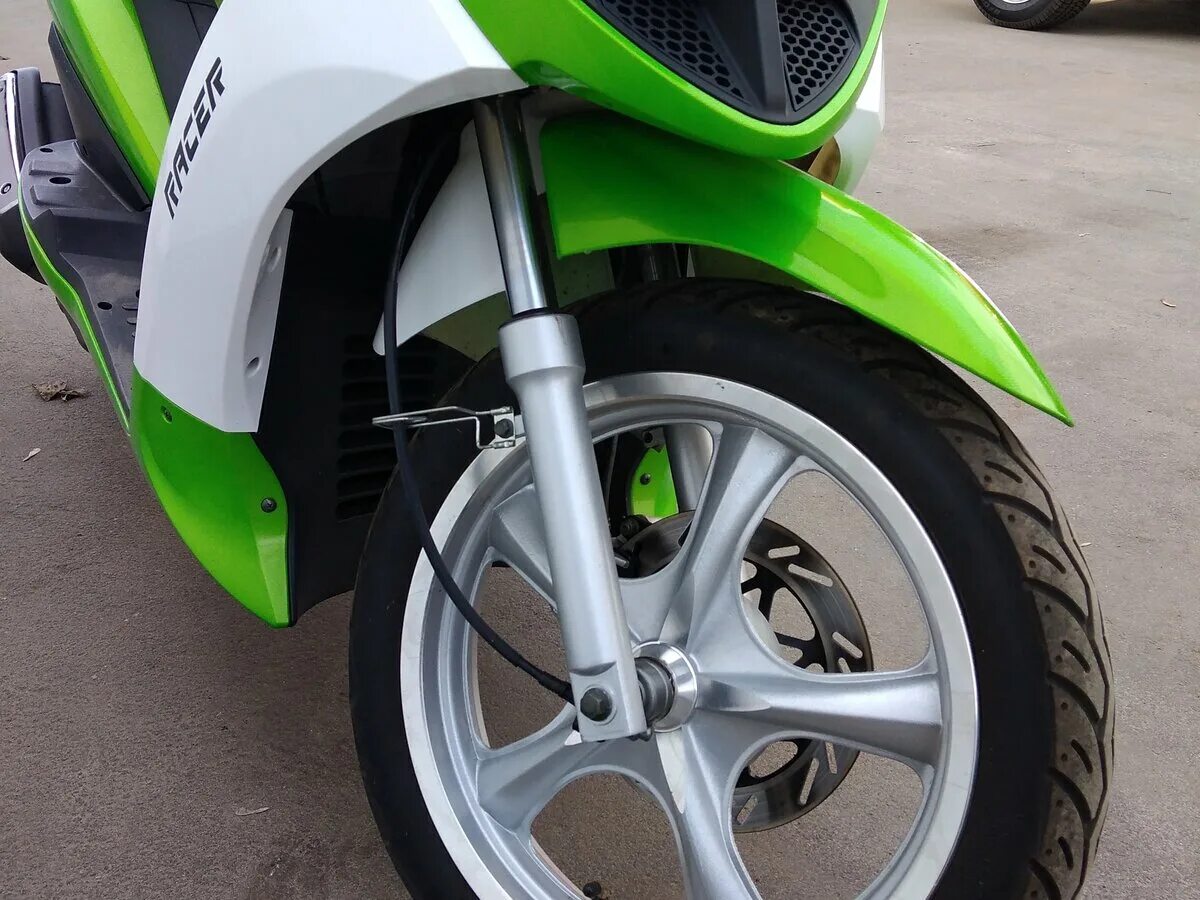 Скутер рейсер драгон. Racer зеленый скутер 150. Скутер рейсер 2013. Скутер рейсер дракон. Зеленый скутер