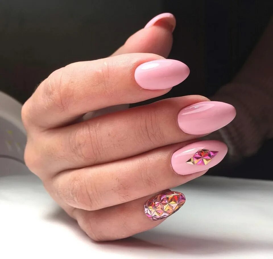 Маникюр с наклейками для ногтей миндаль #nails #nailswag #nailstagram #nailsofinstagram #nailsart #nailsoftheday #nails2