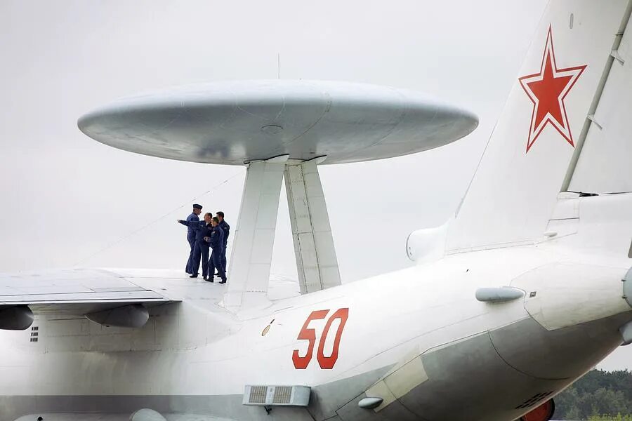 Дрло а 50 экипаж. Дрло ил-76 а-50у. самолет дрло а-50. дрло а 50 внутри. самолет дрло а-100.