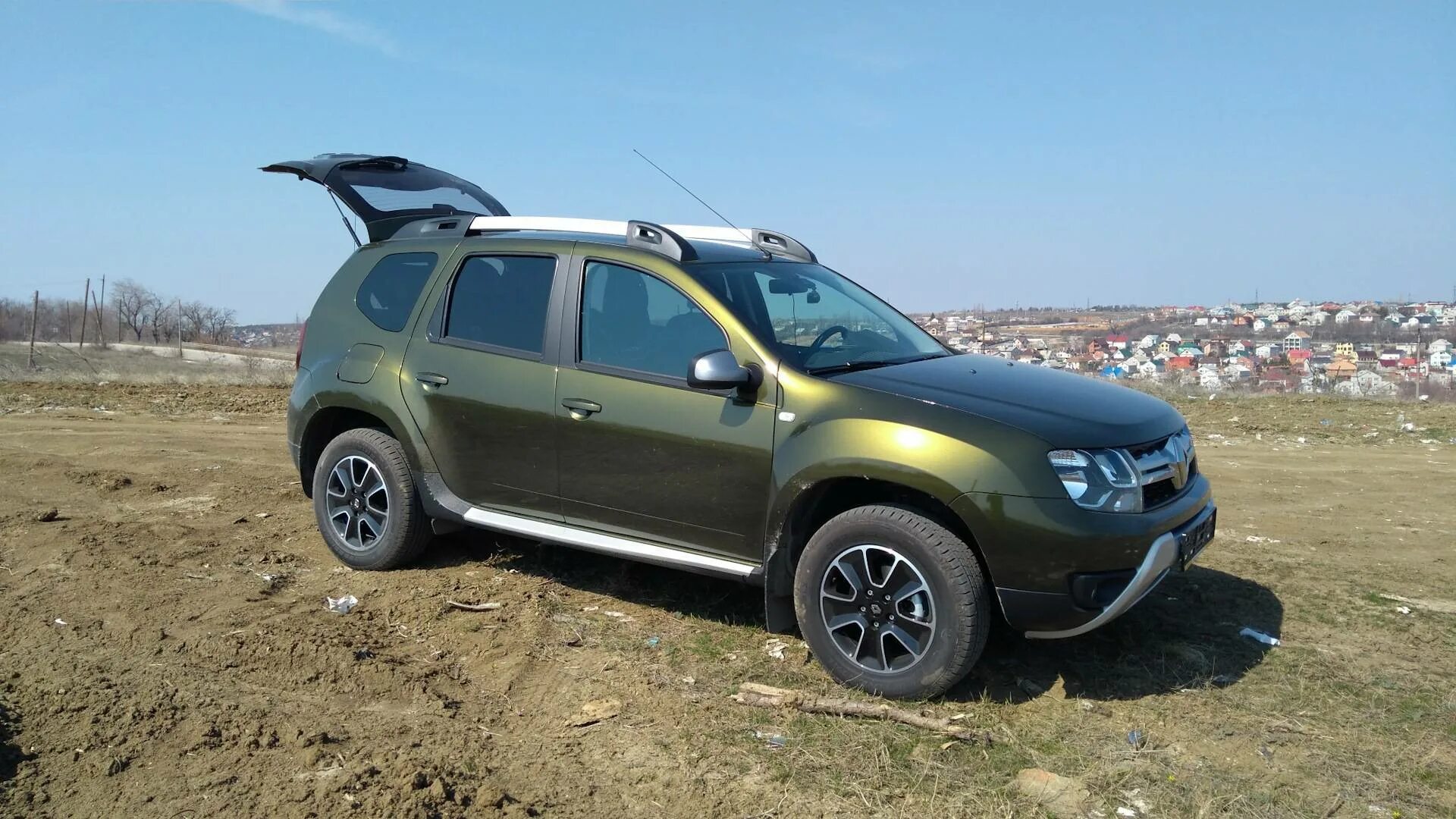 Отзывы рено дастер 2.0 4х4. Renault Duster Drive. Renault Duster драйв 2. Renault Duster 2.0. Рено Дастер дизель 2022.