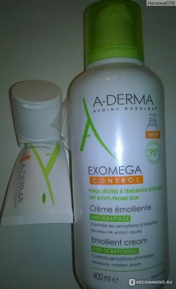 Exomega control. A Derma Exomega крем. Эмолент а дерма Экзомега. A Derma Exomega Control крем. АДЕРМА Экзомега смягчающий крем 400 мл.