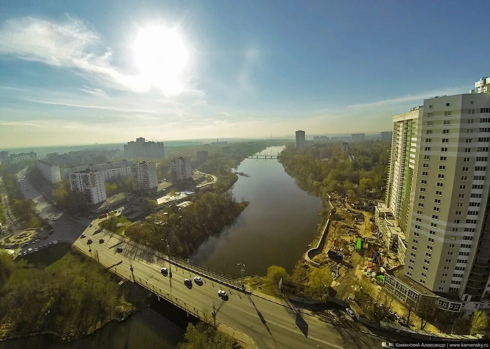 Пушкино московская область электронная. Московская областная Пушкино. Центр города Пушкино Московской области. Пушкино (город в Московской обл.). Вид с моста Пушкино Московская область.