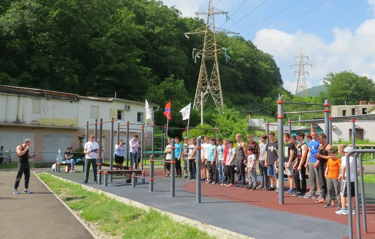 Работа в городе туапсе. Спортплощадки туапсе. туапсе улица фрунзе спортплощадка. спортплощадка туапсе калараше. дубрава спортплощадка туапсе.